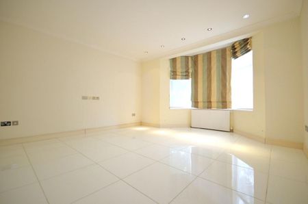 6 bedroom semi-detached house to rent - Photo 2