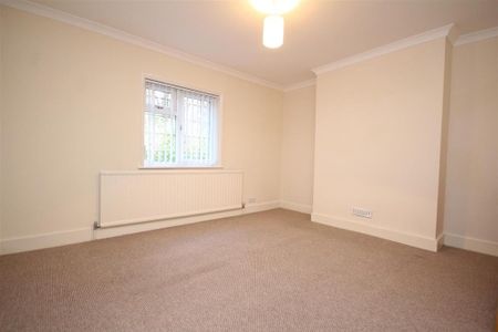 2 bedroom end of terrace house to rent - Photo 5
