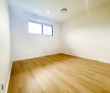 Brand New 5-Bedroom Family Home for Lease Now - Photo 3