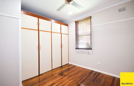Family Home for Rent - 50 Janice Street, Seven Hills - Photo 4