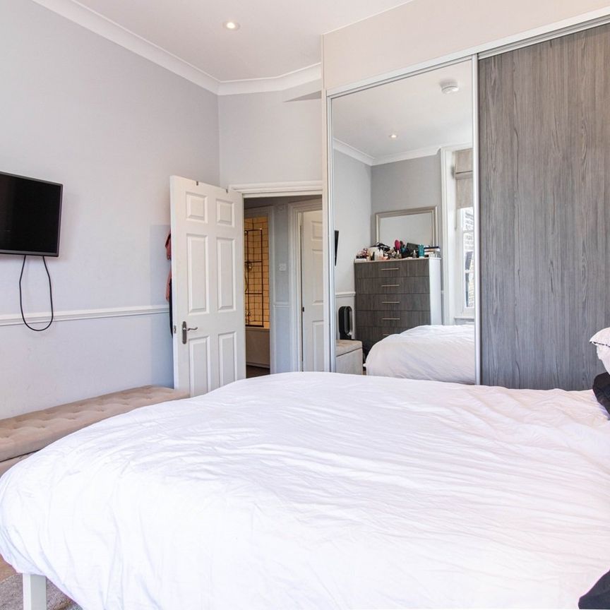 1 Bed Flat, Ladbroke Grove, W10 - Photo 1