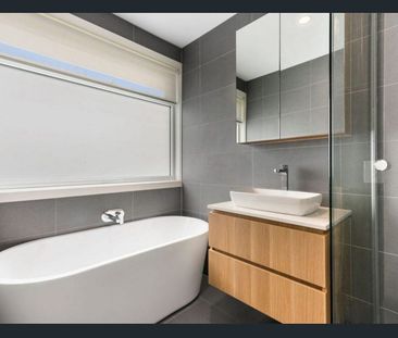 Great family home with superb coastal views! - Photo 5