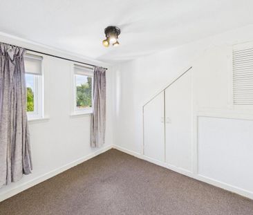 3 bedroom end of terrace house to rent - Photo 5