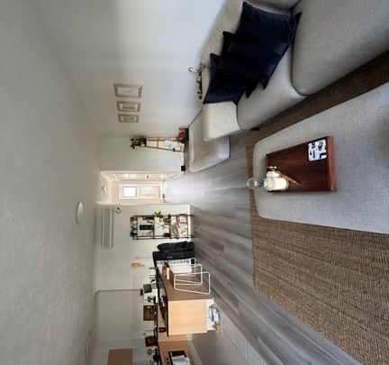 Top Floor Unfurnished Apartment - Photo 1