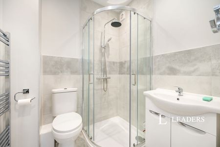 3 bedroom apartment to rent Yarborough Road, Southsea, PO5 - Photo 4