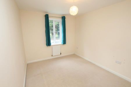 4 bedroom end of terrace house to rent - Photo 5