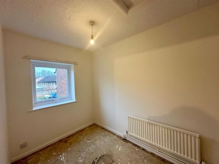 2 bedroom end of terrace house to rent - Photo 4