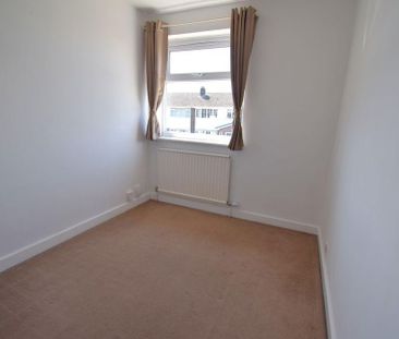 3 bedroom semi-detached house to rent - Photo 6
