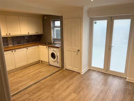 3 bed terraced house to rent in Holmefields Road, Middlesbrough, TS6 - Photo 5