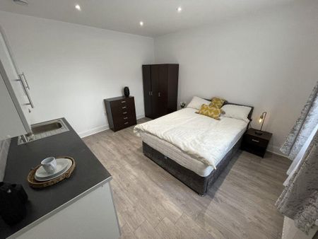 1 bedroom in a house share to rent - Photo 5