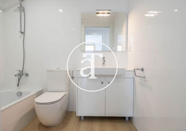 Apartment for rent with 2 bedrooms, studio and terrace in Badalona
