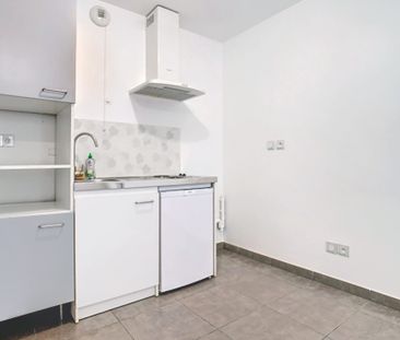 STUDIO – GARAGE – 28 m2 – 69008 – LYON – Réf. 10004947 - Photo 1