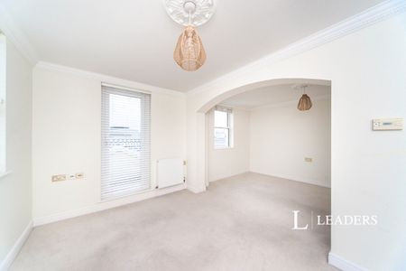 2 bedroom flat to rent Berkeley Court - Wilmington Square - Photo 3