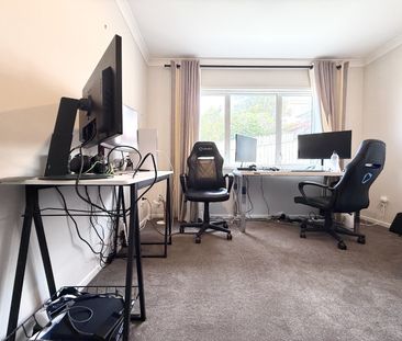 4 Bedroom Home in Newlands - Photo 3