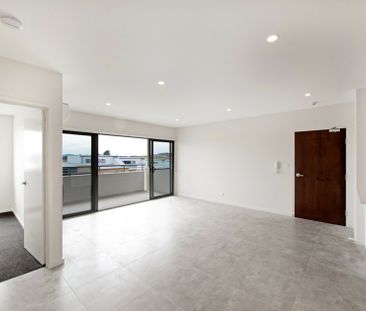 Top Floor Unit! - Photo 5