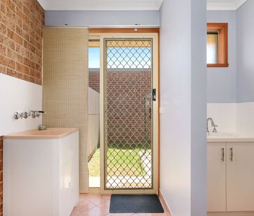 Terrific Townhouse! - Photo 5