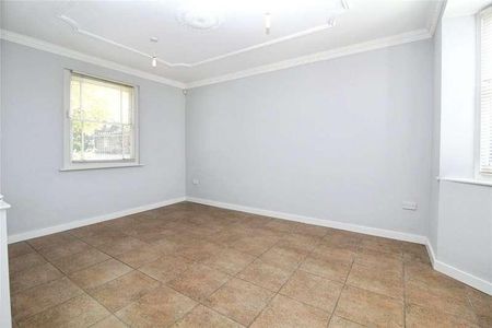 The Chase, Upminster, RM14 - Photo 5