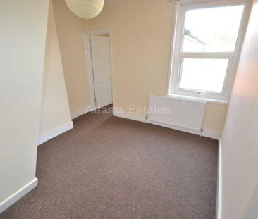 3 bedroom end of terrace house to rent - Photo 1