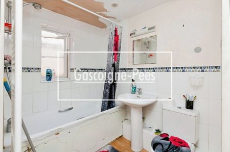 Town Centre, RG21 - Photo 5