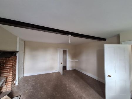 4 bedroom detached house to rent - Photo 2