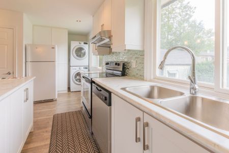 For Lease - 388 Becker Road Unit# Main, Richmond Hill, Ontario - Photo 2