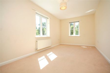 Wade Court, - Photo 2