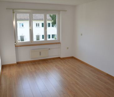 "moderne 3.5-Zimmer-Wohnung an ruhiger Lage mit Balkon" - Foto 2