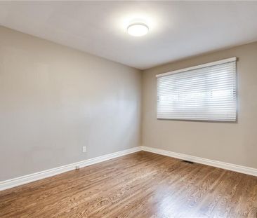 For Lease - 116 Mohawk Road, Hamilton, Ontario - Photo 4