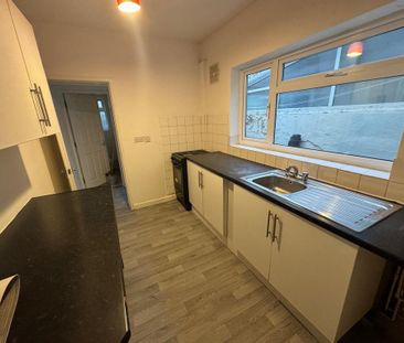 4 bedroom terraced house to rent - Photo 6