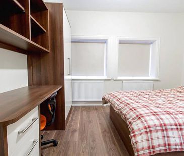 3 bedroom apartment to rent - Photo 4