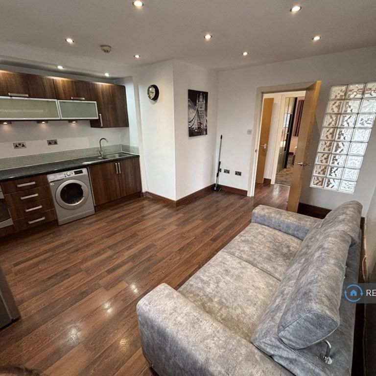 1 bedroom flat to rent - Photo 1