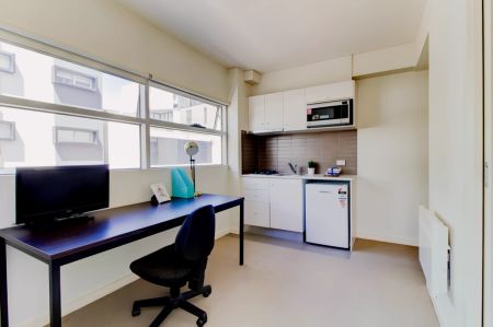 Medium 1 Bedroom - Photo 5