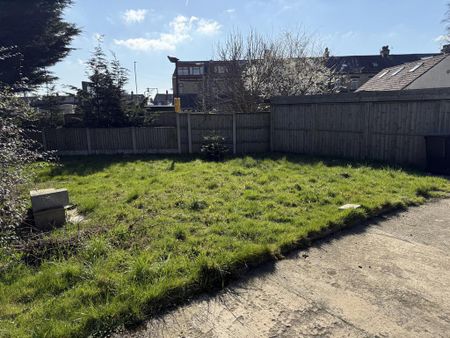 2 bedroom semi-detached house to rent - Photo 4