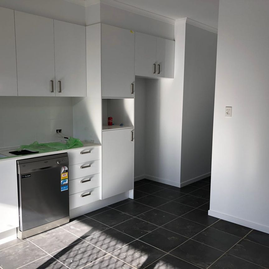 2 Bedroom Dualocc RENT TO INCREASE TO $480PW FROM 19/9/26 - Photo 1