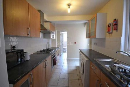 Grange Avenue, University, Reading, RG6 - Photo 5
