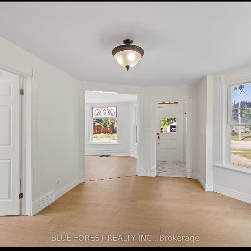 For Lease - 7065 Longwoods Road Unit# MAIN LEVEL UNIT, London South, Ontario - Photo 1
