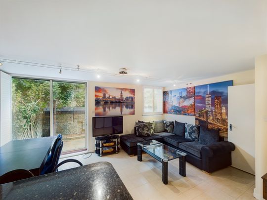 2 Bed Maisonette, Bridgeport Place, E1W - Photo 1