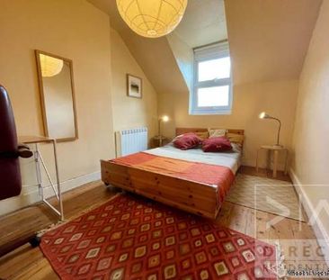 1 bedroom property to rent in Epsom - Photo 1