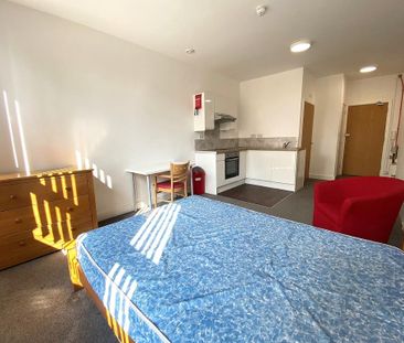 Studio to rent - Photo 1