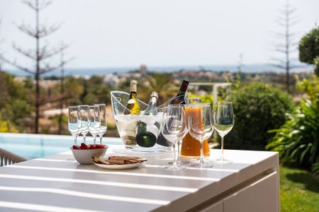 6 bedroom luxury Villa for rent in Nueva Andalucia, Spain - Photo 3