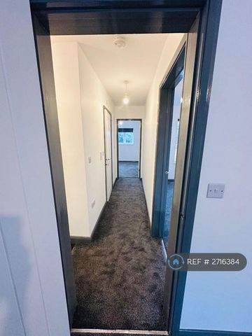 3 bedroom end of terrace house to rent - Photo 2