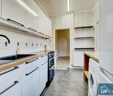 2 bedroom end of terrace house to rent - Photo 2