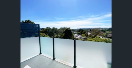 Spacious Two-Bedroom Apartment in Burwood – Cornus La Frank - Photo 4