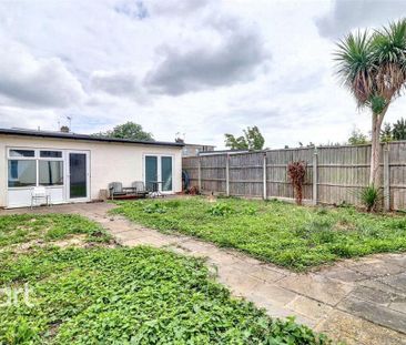 1 bedroom in a house share to rent - Photo 6