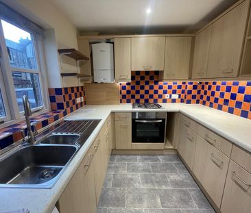 2 bedroom terraced house to rent - Photo 4