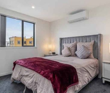 Perfect 3 BEDROOM in Flatbush - Photo 3