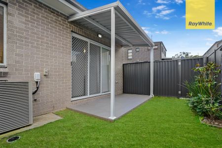 “Three Bedroom Lovely and Modern Home” - Photo 4