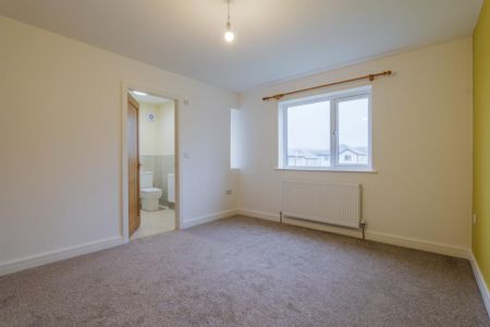 3 bedroom detached house to rent - Photo 2