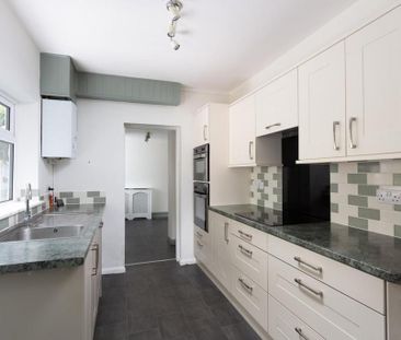 2 bedroom terraced house to rent - Photo 4