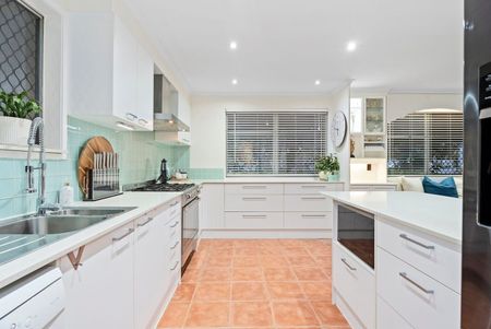 Charming Chirn Park Home – Walk to Everything - Photo 4